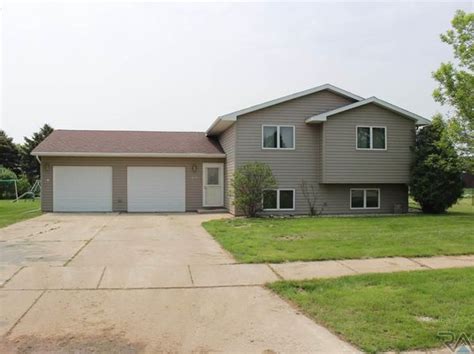 Zillow madison sd - Zillow Group Marketplace, Inc. NMLS #1303160. Get started. 23113 455th Ave, Madison SD, is a Single Family home that contains 3200 sq ft and was built in 1975.It contains 4 bedrooms and 3 bathrooms. The Zestimate for this Single Family is $550,400, which has increased by $550,400 in the last 30 days.The Rent Zestimate for this Single Family is ...